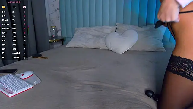 AmberShays online show from November 16, 2025, 4:23 pm