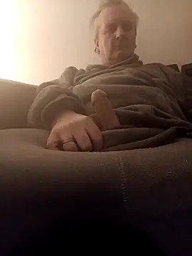 Snapshot of Paolo7619 chatting on February 7, 2025, 1:15 am Paolo7619 online show from February 7, 2025, 1:15 am