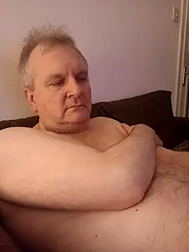 Snapshot of Paolo7619 chatting on February 10, 2025, 3:24 am Paolo7619 online show from February 10, 2025, 3:24 am