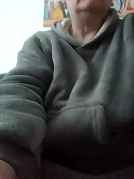 Snapshot of Paolo7619 chatting on November 2, 2025, 8:17 am Paolo7619 online show from November 2, 2025, 8:17 am