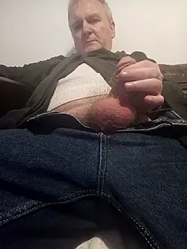 Snapshot of Paolo7619 chatting on November 22, 2025, 7:13 pm Paolo7619 online show from November 22, 2025, 7:13 pm