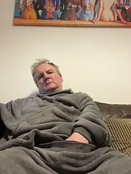 Snapshot of Paolo7619 chatting on April 11, 2026, 1:32 am Paolo7619 online show from April 11, 2026, 1:32 am