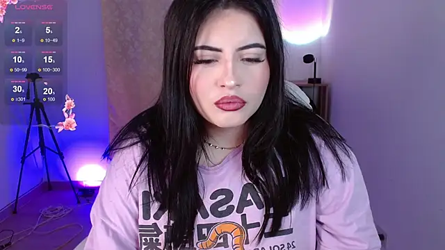 isabella1616 online show from June 7, 2026, 3:54 am