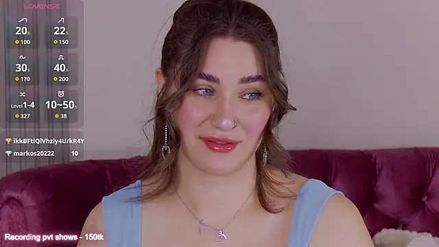 KiraBarlows online show from November 25, 2025, 9:48 pm