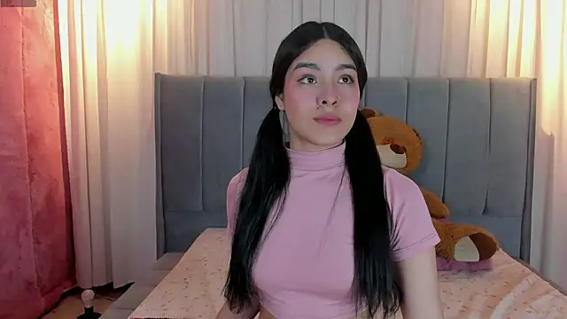 camilapersy online show from February 10, 2025, 12:50 pm