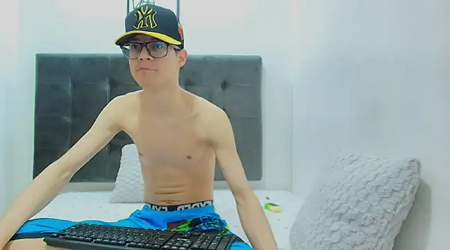 wolfandsky online show from February 12, 2025, 2:21 pm