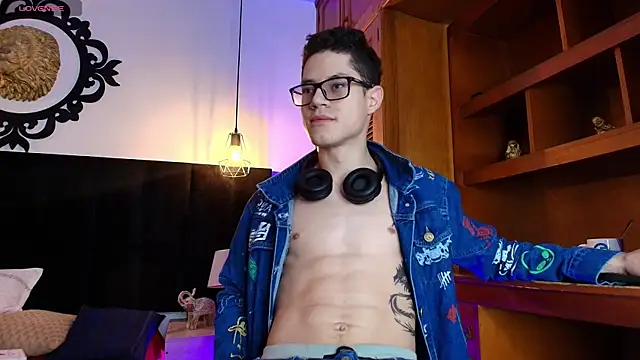 wolfandsky online show from April 21, 2026, 11:27 am