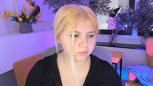 DiaAngell online show from November 14, 2025, 7:56 pm