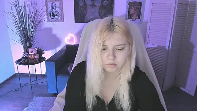 DiaAngell online show from November 29, 2025, 8:45 pm