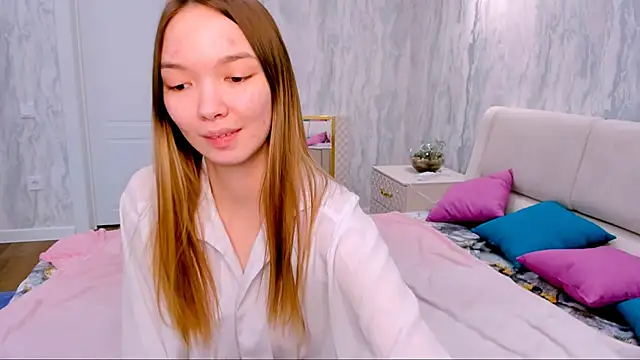 SusannJohnson online show from February 17, 2025, 6:09 am