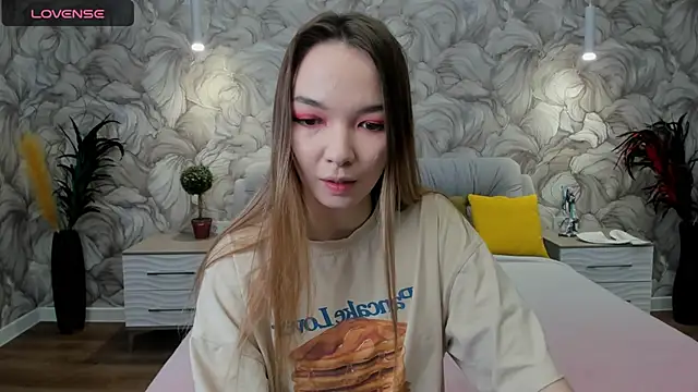 SusannJohnson online show from March 13, 2025, 3:11 am