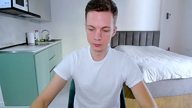 max shy online show from January 28, 2025, 12:00 pm