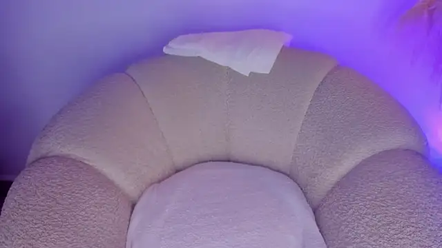 cutte hanna18 online show from September 17, 2025, 6:31 pm