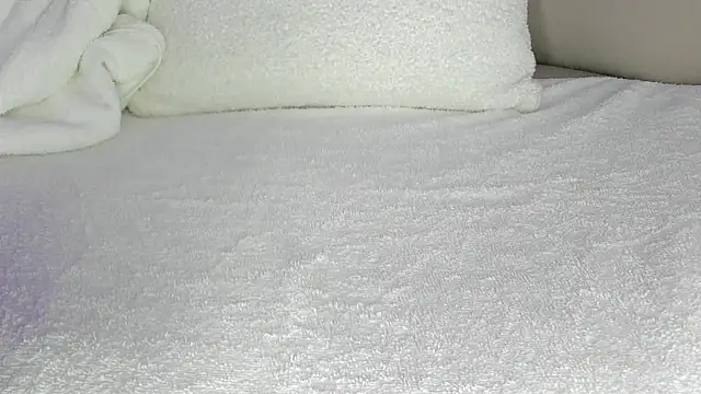 cutte hanna18 online show from March 18, 2026, 6:11 pm