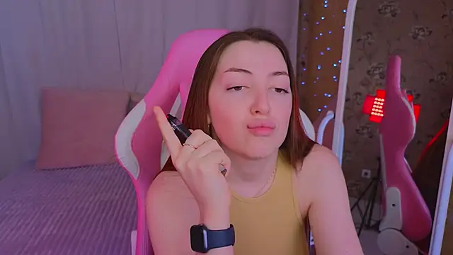 Ann moon   online show from March 17, 2025, 6:32 pm