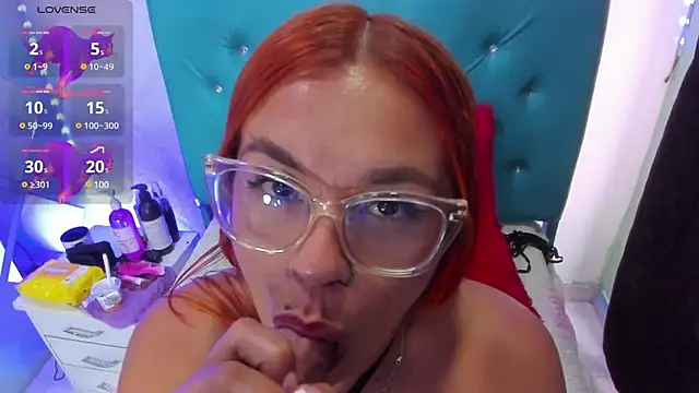 Sophie new25 online show from March 3, 2025, 6:01 pm