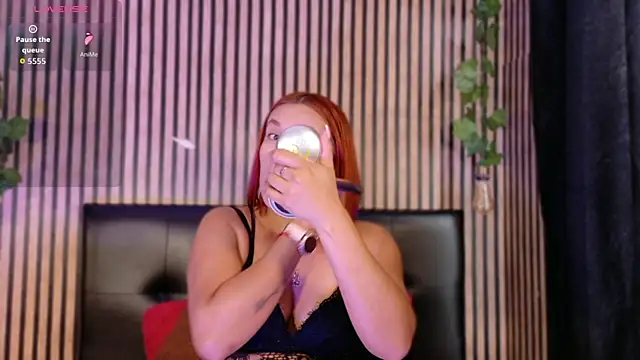 Sophie new25 online show from October 3, 2025, 1:41 pm