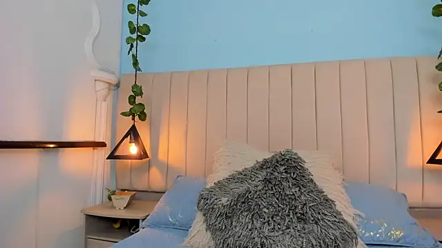 Paulina Lopezz online show from February 17, 2025, 8:47 pm