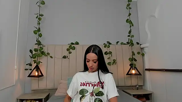 Paulina Lopezz online show from January 9, 2026, 8:43 pm