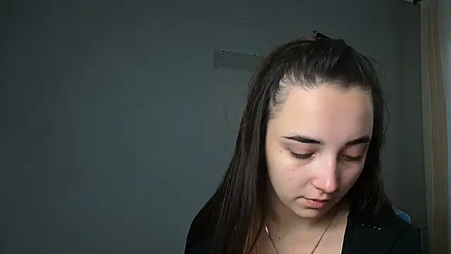 Eva Gloryy online show from October 30, 2025, 8:27 am