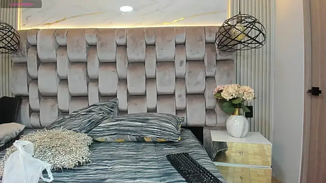 ValerieJones 1 online show from January 22, 2025, 1:42 pm