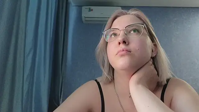 Snapshot of HotBrandyX chatting on March 15, 2026, 11:49 am HotBrandyX online show from March 15, 2026, 11:49 am