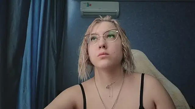 Snapshot of HotBrandyX chatting on March 19, 2026, 10:19 am HotBrandyX online show from March 19, 2026, 10:19 am