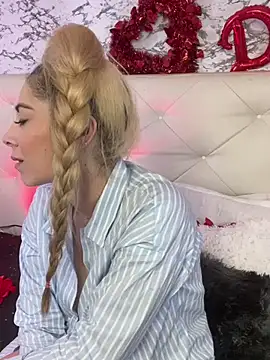 viktoria davis  online show from February 15, 2025, 1:42 am