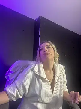 viktoria davis  online show from March 5, 2025, 1:42 am