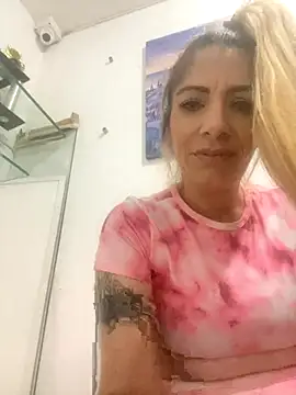 viktoria davis  online show from September 16, 2025, 12:33 am