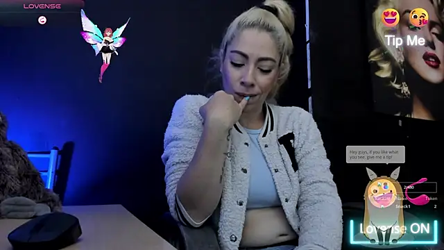 viktoria davis  online show from October 22, 2025, 11:26 pm