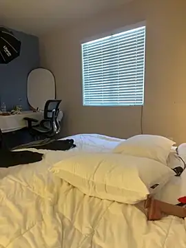 ha888we online show from October 18, 2025, 3:57 pm