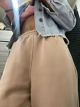 zoe storm online show from February 7, 2025, 8:31 pm