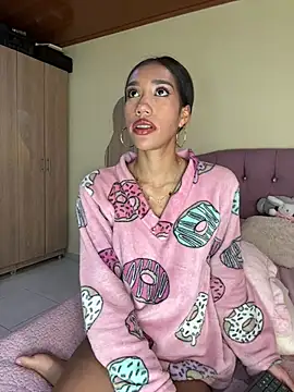 zoe storm online show from April 19, 2026, 6:10 pm