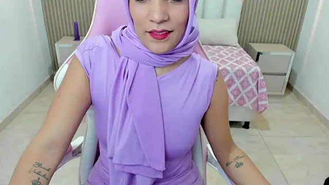 Zulema hamdi online show from March 19, 2025, 6:24 am