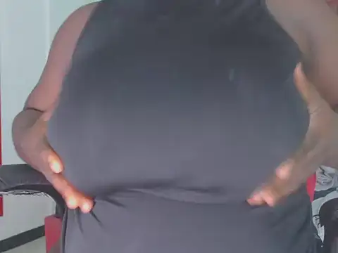 Snapshot of Lola_Honney chatting on April 11, 2026, 11:03 am Lola Honney online show from April 11, 2026, 11:03 am