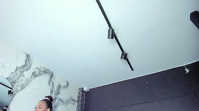 DalayMoore online show from September 12, 2025, 7:58 pm