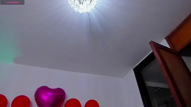 Dayana  Ospina online show from February 13, 2025, 7:31 pm