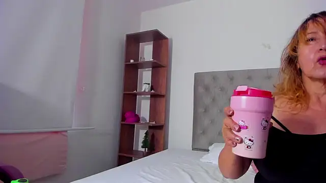 Dayana  Ospina online show from February 20, 2025, 7:41 pm