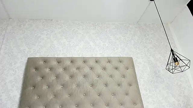 Dayana  Ospina online show from October 9, 2025, 8:51 pm