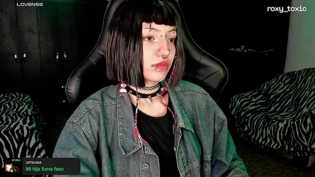 roxy toxic online show from October 17, 2025, 2:15 am