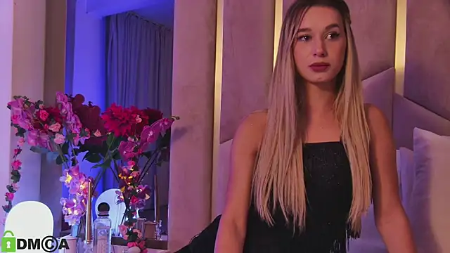 MaeveDream online show from October 10, 2025, 6:29 pm