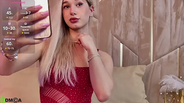 Snapshot of MaeveDream chatting on March 3, 2026, 8:48 pm MaeveDream online show from March 3, 2026, 8:48 pm