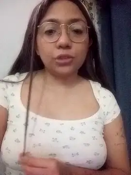 criscrispdv online show from April 21, 2026, 2:51 am