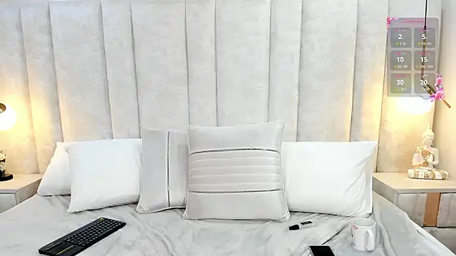 im helina online show from February 26, 2025, 6:21 pm