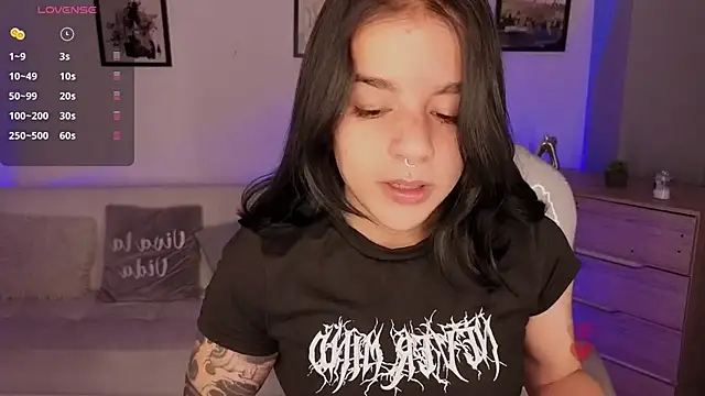 Nicole Foxx  online show from March 27, 2026, 7:57 pm