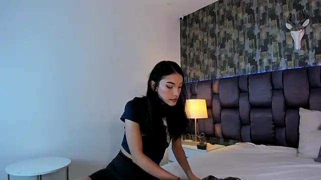 Snapshot of LorenVegga chatting on July 19, 2026, 12:36 am LorenVegga online show from July 19, 2026, 12:36 am