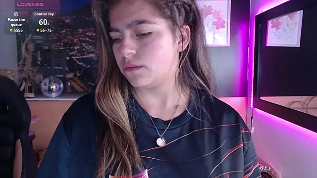 Kitten Cam online show from October 1, 2025, 9:26 am