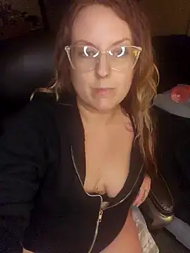 TattedMamaXOXO online show from February 3, 2025, 4:57 am