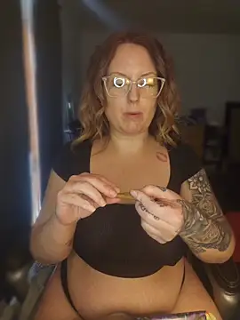 TattedMamaXOXO online show from April 20, 2026, 5:26 pm